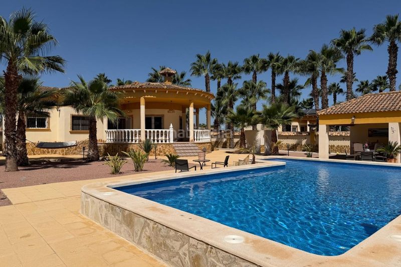 Foto 11756b3c-1b74-43e5-b547-bf6dcddf7cb3. Casa amb calefacció aparcament piscina a Catral