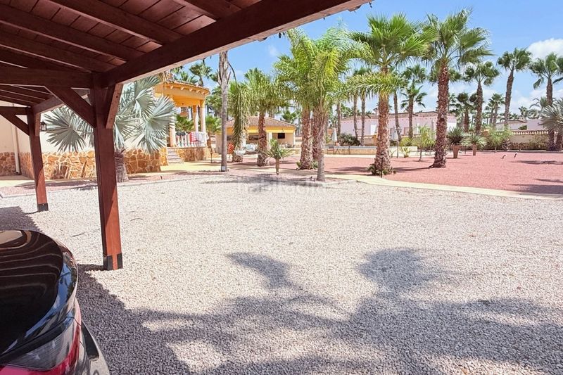 Foto ee8c11df-3725-4735-8801-0259dd7a1385. Casa amb calefacció aparcament piscina a Catral