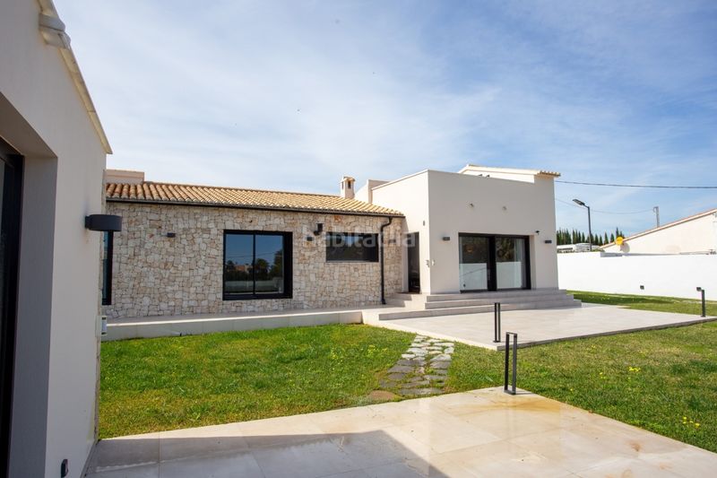 Foto 572b0720-b1c4-4542-88af-3be761dc98dc. Casa amb aparcament piscina a La Xara-La Sella Dénia