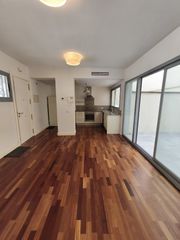 Piso en Encarnación - Regina. Piso en pleno centro, edificio señorial