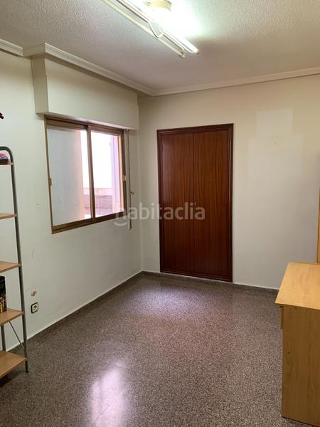 Foto dfda178f-8884-4bf7-8930-e56a4b6e9a76. Pis a Plaza Castelar - Mercado Central Elda