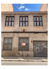 Masia a Plaza Castelar - Mercado Central. Quieres vivir en el centro en una casa unifamiliar?