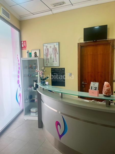 Foto 8bcc2bd5-51ff-45ee-8f02-6396c2f0f7e9. Local comercial a Plaza Castelar - Mercado Central Elda