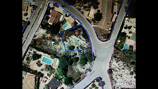 Terreny residencial a Corcega 4. Parcela en loma bada