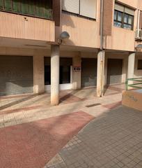 Lloguer Local Comercial a Petrer. Local comercial en las chimeneas