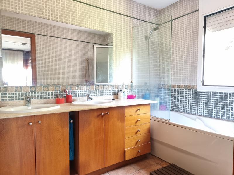 Foto a3d4db41-235b-4b19-a500-3440e0a8b359. Casa con camino riscaldamento parcheggio in Vilanova del Vallès