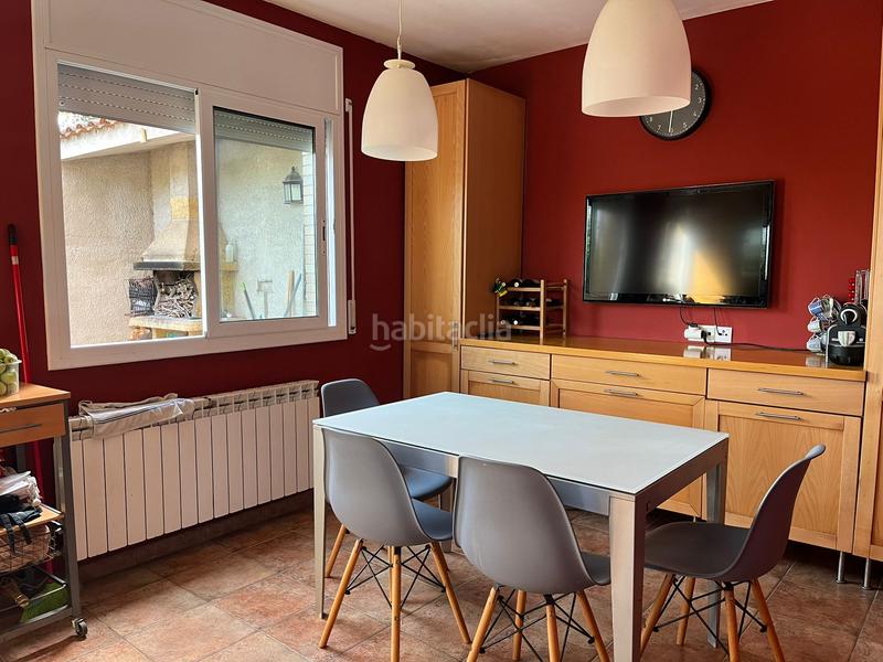 Foto b8fddc0d-81c3-49bb-a083-51b92cbb6b70. Casa con camino riscaldamento parcheggio in Vilanova del Vallès