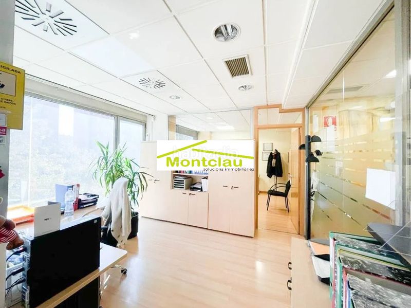 Foto 7817435b-17bf-4b33-a859-b1c35cde7e28. Rent office space in Estació de França Mollet del Vallès
