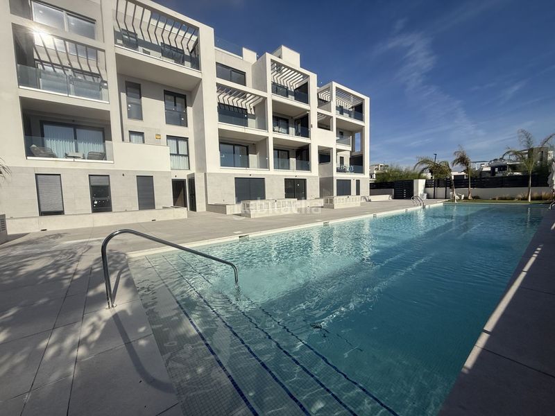 Foto 5e15cadd-3818-43e1-95de-114a7e1ec841. Pis amb calefacció aparcament piscina a Playa Muchavista Campello (el)