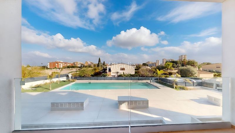 Foto aaf4021a-27d5-43ac-9675-e0ff68a92564. Pis amb calefacció aparcament piscina a Playa Muchavista Campello (el)