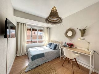 Alquiler Piso en Calderón de la barca 8. Habitación en alquiler en centro  alfonso el sabio, 4 dormitorio
