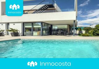 Chalet in Finestrat Pueblo. Chalet en venta en sierra cortina, 3 dormitorios.