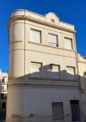 Edificio en Oliva Pueblo