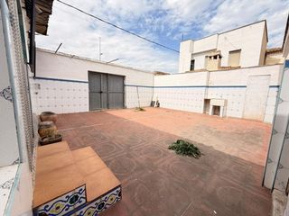 Haus in San Antonio de Benagéber. Amplia casa familiar en san antonio de benageber por 290,000