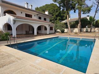 Xalet a Urbanizaciones. Tu paraíso personal en llíria! impresionante chalet independient