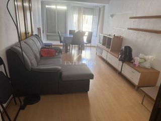 Location Appartement  Calle ramón y cajal. Piso para estudiantes