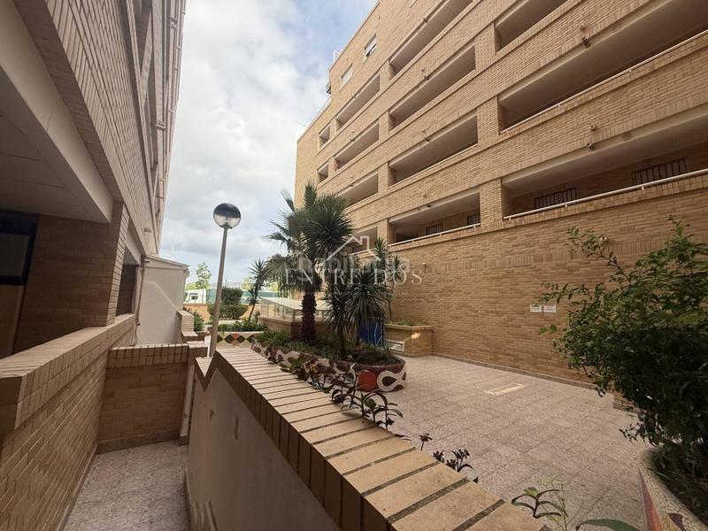 Foto f89e61ac-241b-47b6-8f21-c2b8f6700a67. Appartamento con parcheggio piscina in Playa Coral - Torremar Oropesa del Mar