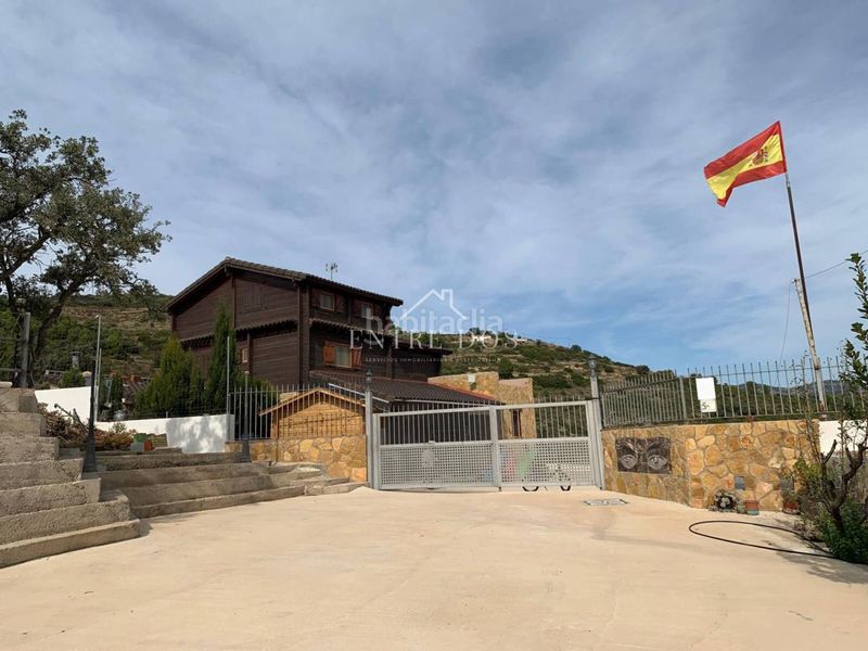 Foto b7d41e5d-27fa-4e41-9b26-b8e19230bdf2. Masia amb aparcament piscina a Sierra Engarcerán