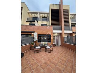 Affitto Casa a schiera  Calle francesc vidal barraquer. Casa adosada en alquiler en zona lledó en castellón de la plana.