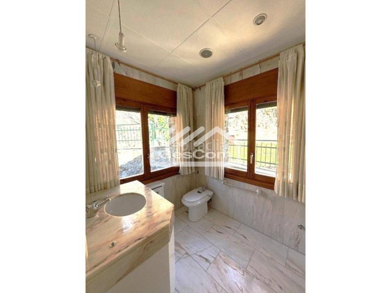 Foto 307d4cac-87d6-4f06-be01-ae3121973308. Casa adossada amb calefacció aparcament a Les Escaldes Escaldes-Engordany