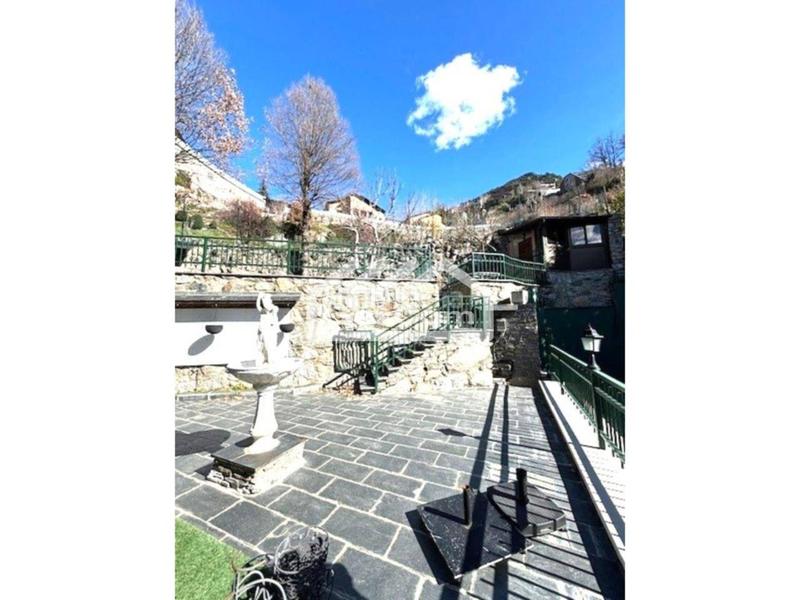 Foto 42199366-2e8d-462e-9884-b675376dcc98. Casa adossada amb calefacció aparcament a Les Escaldes Escaldes-Engordany