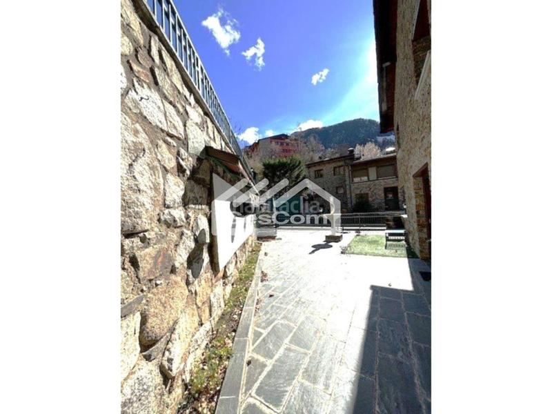 Foto 61959bda-0924-4522-891f-279f6ed9836e. Casa adossada amb calefacció aparcament a Les Escaldes Escaldes-Engordany