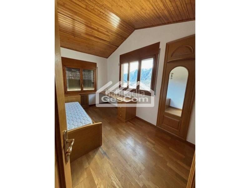 Foto 74f0914f-b9e3-4654-b1e5-0acf8cac04c4. Casa adossada amb calefacció aparcament a Les Escaldes Escaldes-Engordany