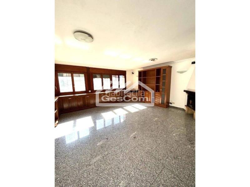 Foto 860cf73c-1093-44b9-a9a4-b69d3abb91c1. Casa adossada amb calefacció aparcament a Les Escaldes Escaldes-Engordany