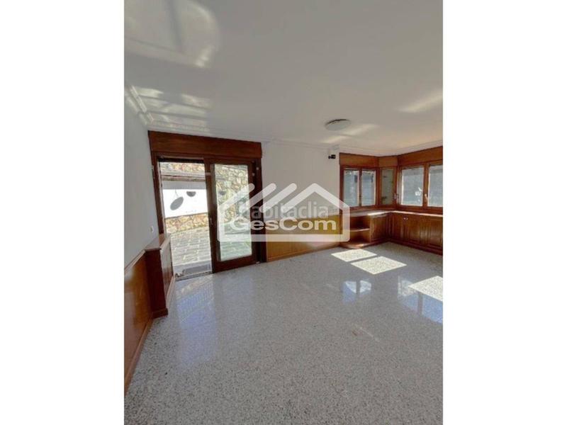 Foto a43c738e-d98a-47e1-b2aa-0b8bf67c2917. Casa adossada amb calefacció aparcament a Les Escaldes Escaldes-Engordany