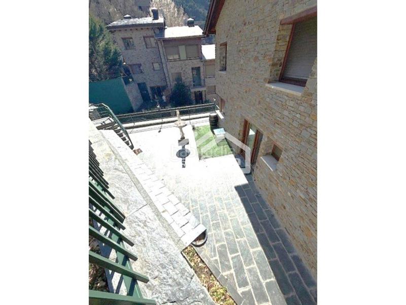 Foto be8fd5de-9d1f-4dae-ba73-c0309ab2b38c. Casa adossada amb calefacció aparcament a Les Escaldes Escaldes-Engordany