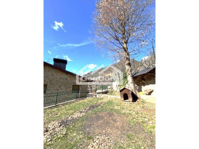 Foto fb8bb3b4-5f51-4527-9dec-9cb11c802180. Casa adossada amb calefacció aparcament a Les Escaldes Escaldes-Engordany