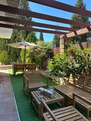 Ground floor in Calle Sierra Bermeja 4