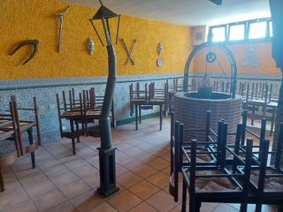 Local Comercial en La Laguna. Local destinado a restauracion