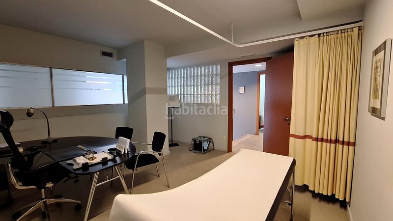 Foto 9d8c566e-8a40-4c16-a72b-76f9bc55f551. Local comercial a La Devesa Girona