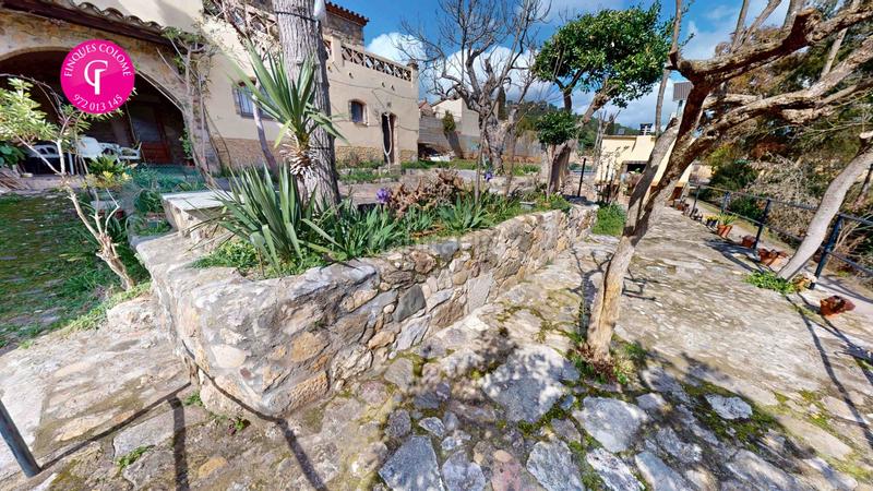 Foto c9999cbf-dd76-463d-9766-c4a62e147893. Country house with parking in Sant Daniel Girona