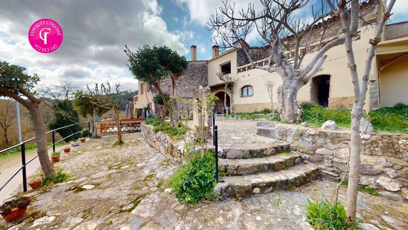 Foto f51c89b7-603b-40d8-8994-9972b0cc3616. Country house with parking in Sant Daniel Girona