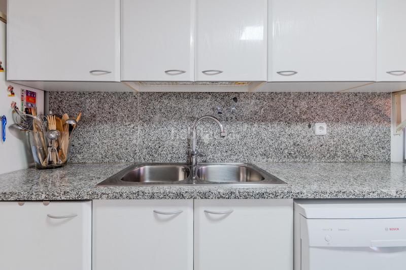 Foto dd91b899-4c26-4eb1-a533-b467ce7369e0. Zweistöckige wohnung mit heizung in Eixample Sud-Migdia Girona