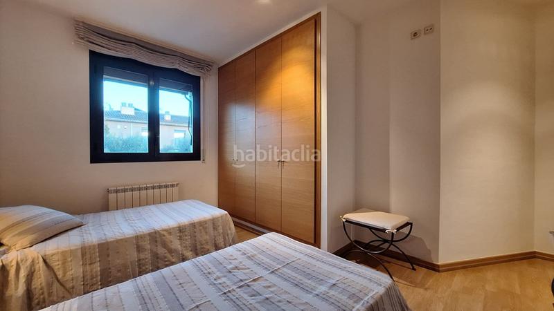 Foto fb03dfdb-356e-432a-9144-ea7cb1ef6f16. Rent semi detached house with heating parking pool in Girona