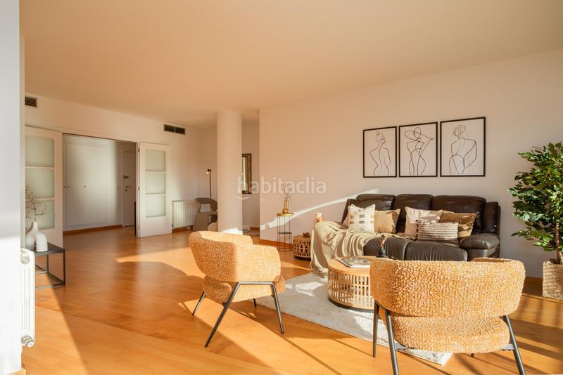 Foto 7aa0b4f4-d206-44f6-8f1e-f0fc464d3b5d. Pis amb calefacció aparcament a Eixample Sud-Migdia Girona