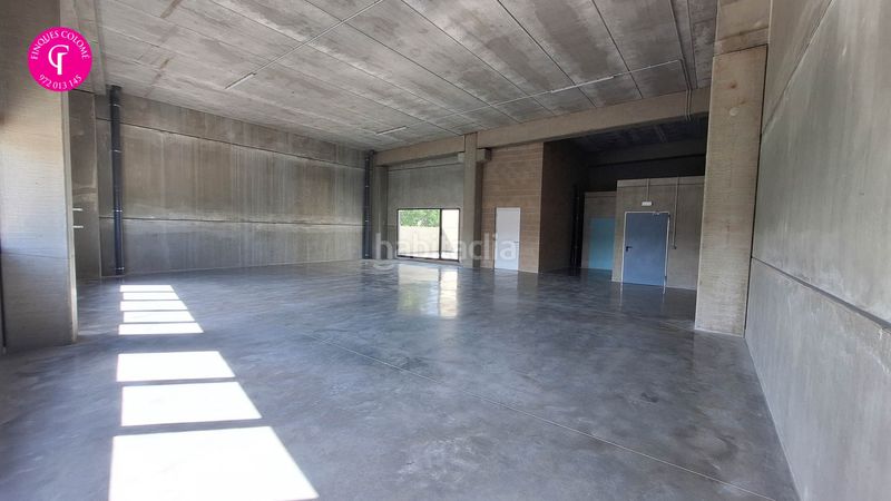 Foto d6ced020-884b-4e3a-85f4-78e1ef00c353. Alquiler nave industrial en Vilablareix