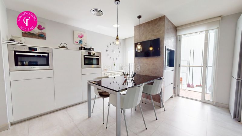 Foto 498de90e-1d53-4dd8-ba56-578d1125a9f0. Àtic amb calefacció piscina a La Devesa Girona