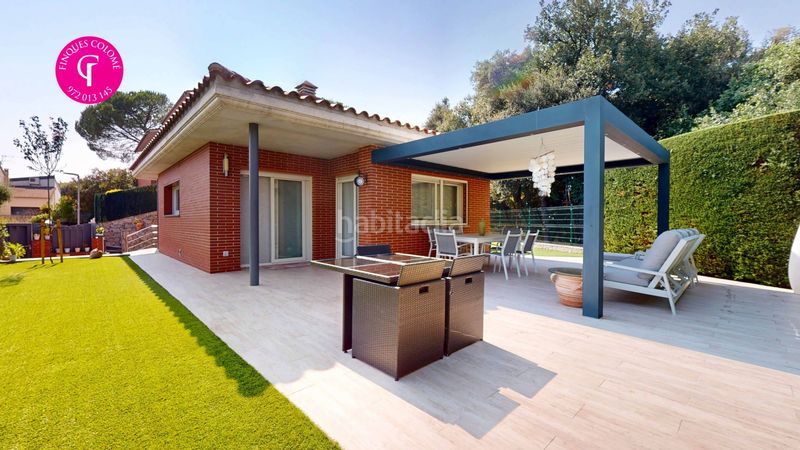 Foto 76b05f5e-2a23-4895-8903-05643881f725. Casa con riscaldamento parcheggio piscina in Quart