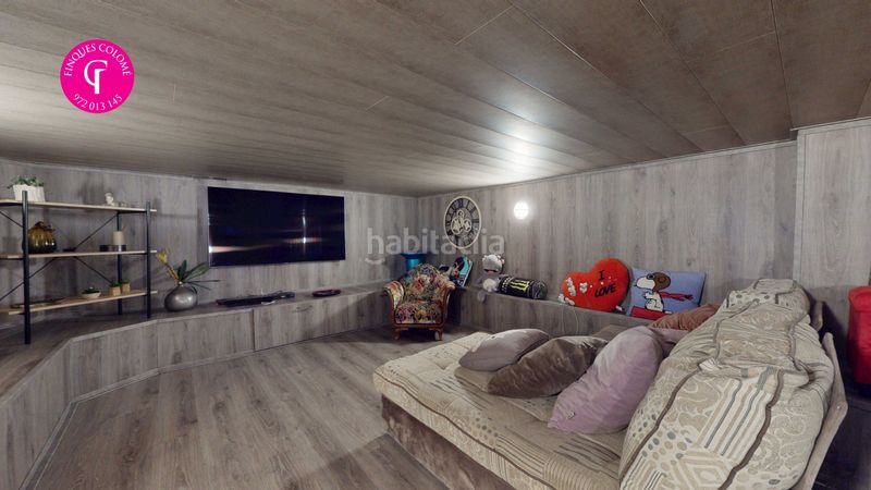 Foto 21d6a697-d7b2-4f9f-83db-d667ce5ecc3d. Haus mit heizung parking pool in Quart