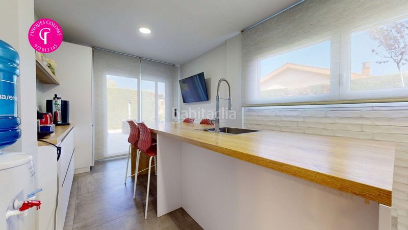 Foto 4d89e269-dbfe-40f9-a3d4-5d1b540464f6. Maison avec chauffage parking piscine dans Quart