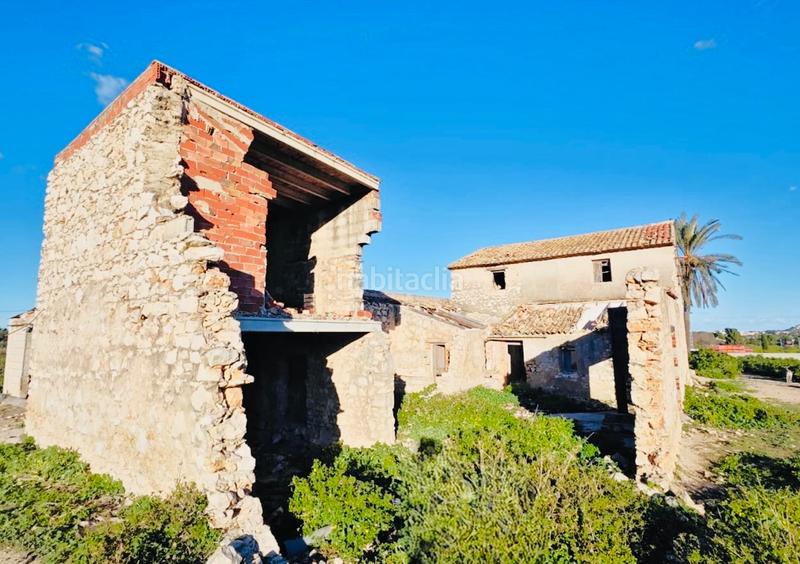 Foto d7e0a52d-3edf-4801-a153-5c8863fc94f4. Chalet con parcheggio in El Puerto Dénia