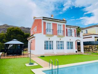 Chalet in Golf Bahía. Nuevo y espectacular chalet en venta en finestrat!