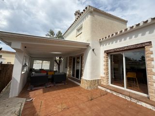 Xalet en El Montg�. Nuevo y precioso chalet en venta en d�nia, a los pies del montg�
