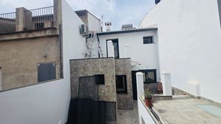 Casa a Oliva Pueblo. Nueva casa de pueblo recién reformada en venta en el centro de o