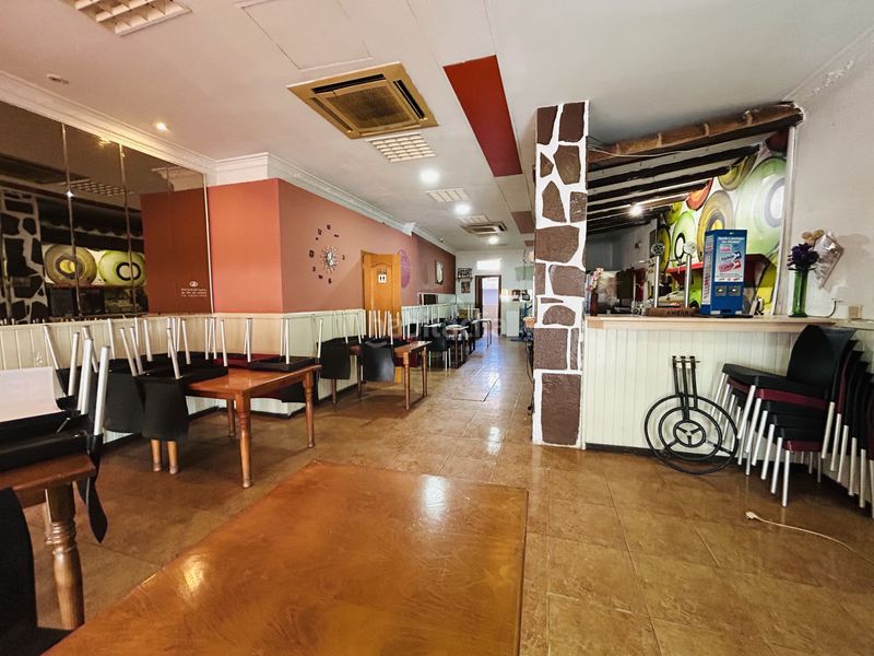 Foto 0439df9d-1869-4cff-bd0f-f3fa3016f3af. Local comercial en venta bar restaurante en el centro ! en Dénia