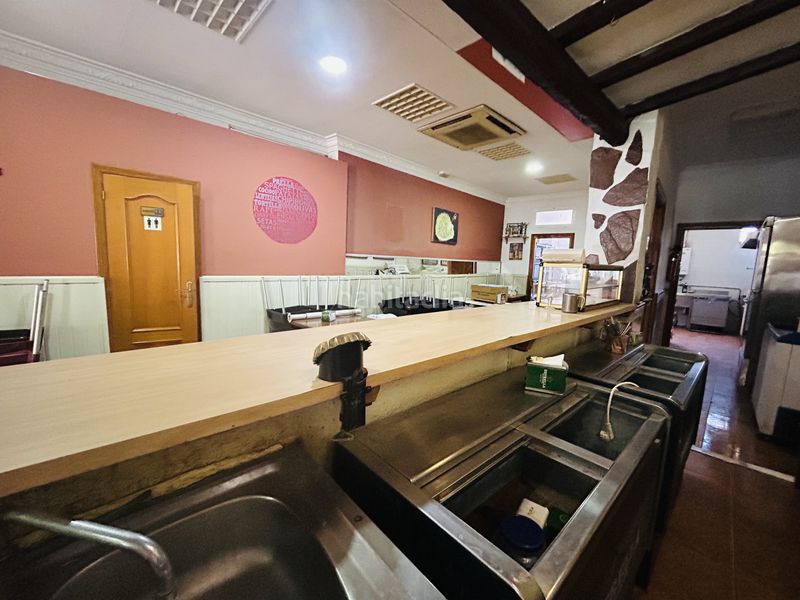 Foto b52339c0-445a-453a-9008-ba8e7b44b318. Local comercial en venta bar restaurante en el centro ! en Dénia